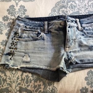 Studded AE Jean Shorts ☀️